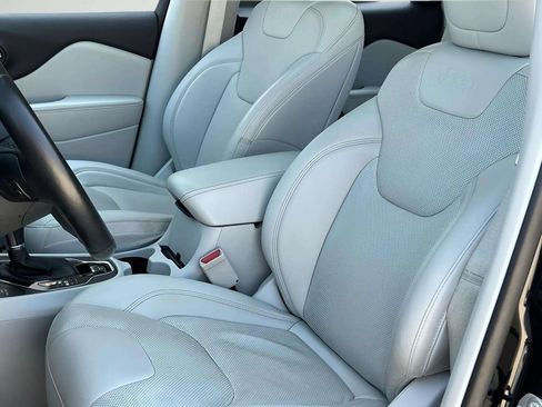 Used 2020 Jeep Cherokee Limited AWD/4WD image 7