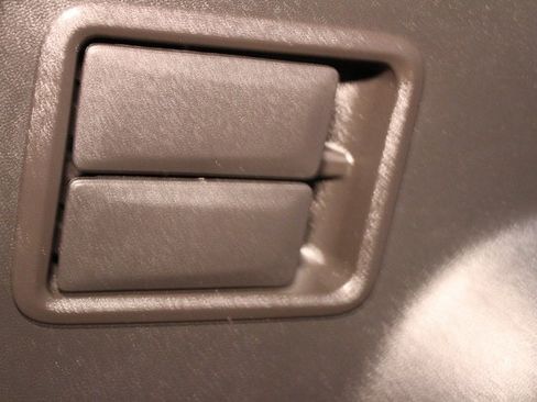 Used 2022 GMC Acadia SLE image 19