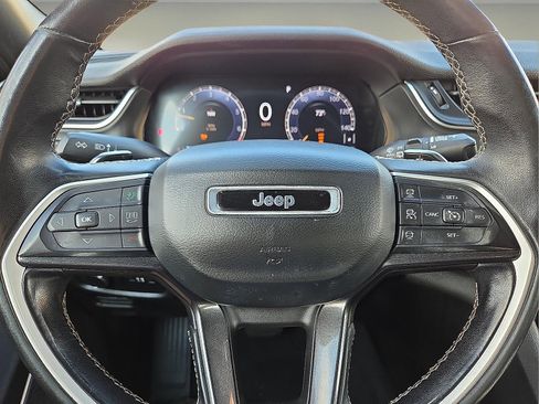 Used 2021 Jeep Grand Cherokee L Laredo image 24