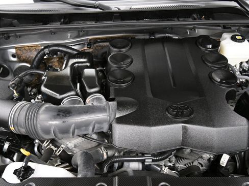 Certified 2024 Toyota 4Runner SR5 Premium image 33