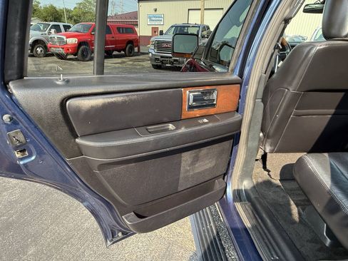 Used 2016 Lincoln Navigator Select AWD/4WD image 18