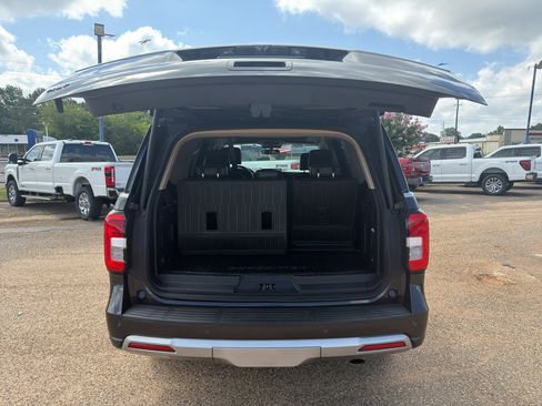 Used 2022 Ford Expedition XLT RWD image 13