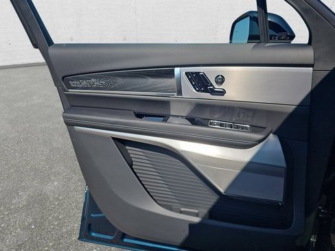 New 2026 Cadillac Vistiq Platinum w/ LPO, Floor Liner Package image 31