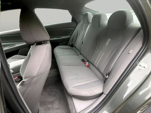Used 2025 Hyundai Elantra Sport FWD image 19