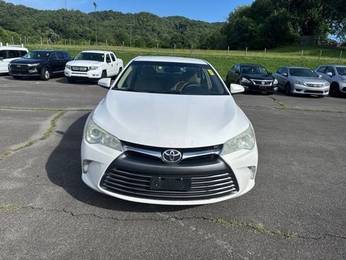 Used 2016 Toyota Camry LE FWD image 3