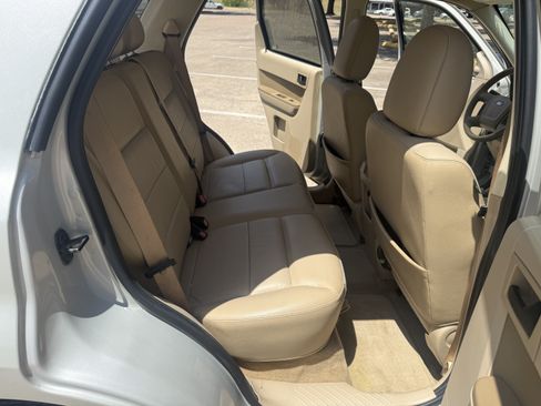 Used 2009 Ford Escape XLT FWD image 12