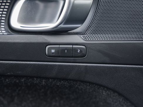 Used 2021 Volvo XC40 P8 Recharge w/ Advanced Package image 38