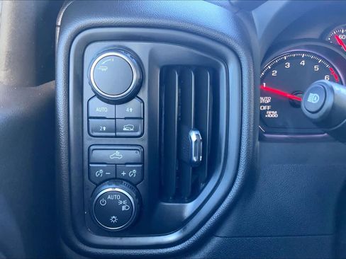 Certified 2024 Chevrolet Silverado 1500 Custom image 32