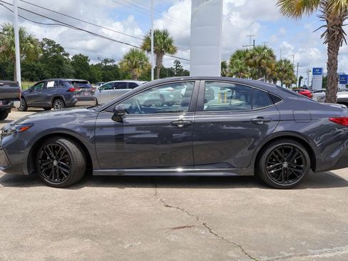 Used 2025 Toyota Camry SE FWD image 26