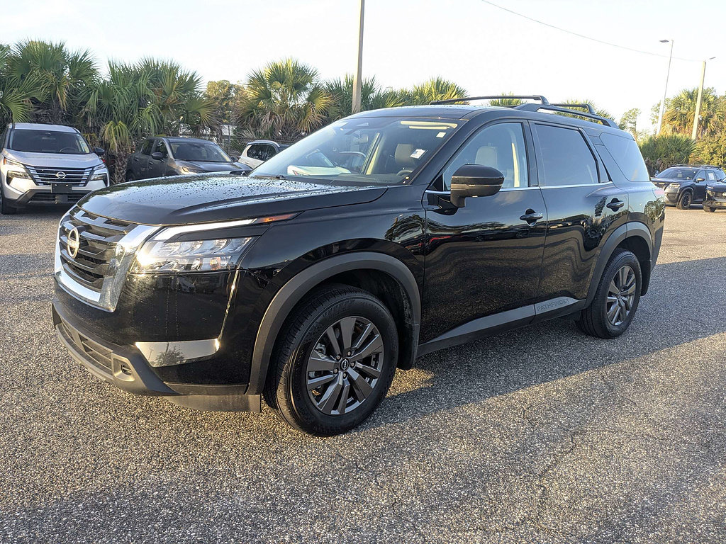 Certified 2025 Nissan Pathfinder SV FWD image 8