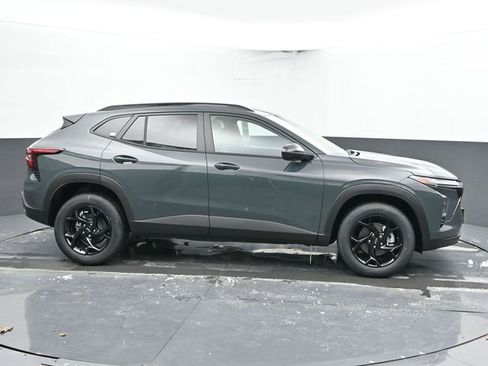 New 2026 Chevrolet Trax LT w/ Driver Confidence Package FWD image 11