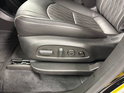 Used 2023 Buick Enclave Avenir w/ Avenir Technology Package AWD/4WD image 23