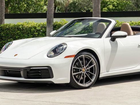 Used 2022 Porsche 911 Carrera image 2
