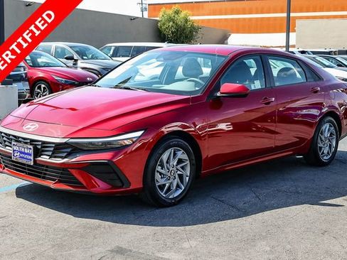 Used 2025 Hyundai Elantra Hybrid FWD image 3