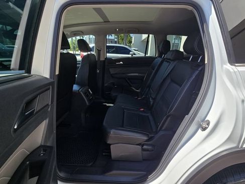 Certified 2023 Volkswagen Atlas SE w/ Panoramic Sunroof Package FWD image 14