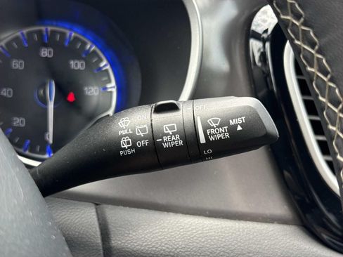 Used 2025 Chrysler Pacifica Select FWD image 17