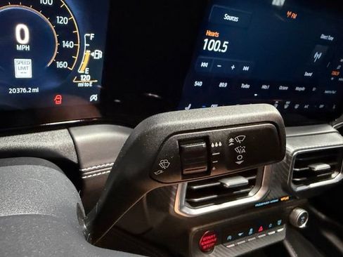 Used 2025 Ford Mustang GT Premium RWD image 32