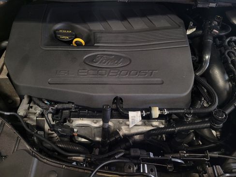 Used 2017 Ford Escape SE w/ Equipment Group 201A image 30