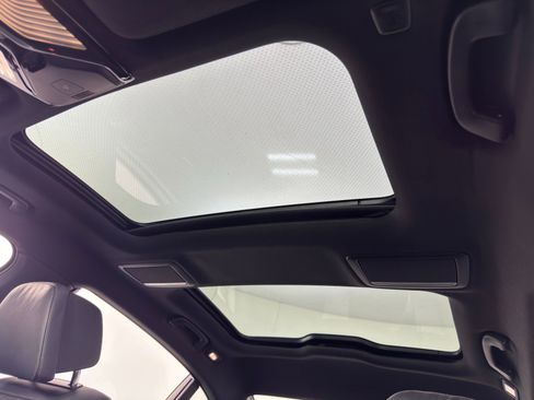 Used 2022 BMW 750i xDrive w/ Executive Package image 12