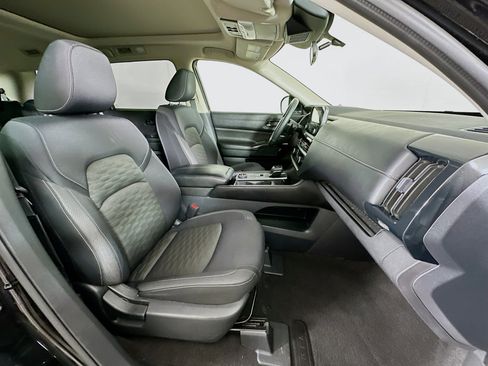 Used 2023 Nissan Pathfinder SV w/ SV Premium Package AWD/4WD image 33