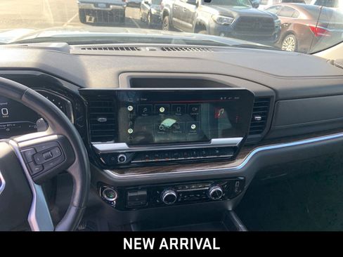 Used 2022 GMC Sierra 1500 Elevation w/ Preferred Package image 9