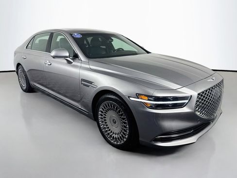 Used 2020 Genesis G90 3.3T Premium RWD image 3