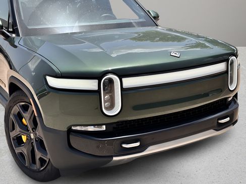 Used 2024 Rivian R1S Adventure AWD/4WD image 25