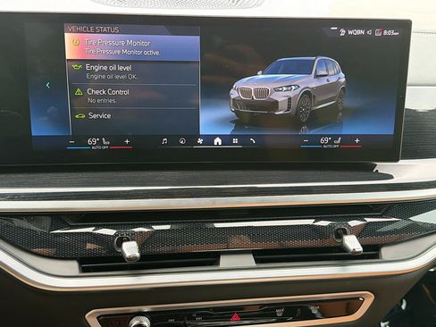 Used 2024 BMW X5 sDrive40i w/ M Sport Package RWD image 30