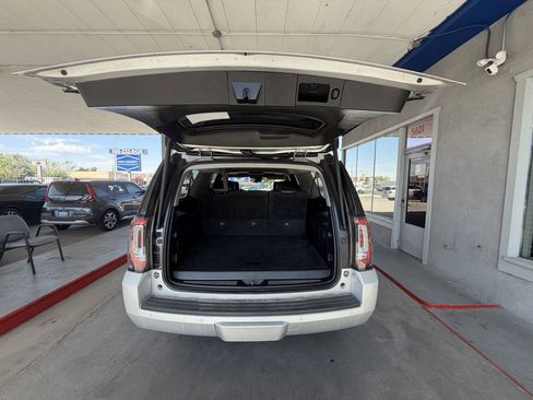 Used 2019 GMC Yukon XL SLT w/ Open Road Package AWD/4WD image 23