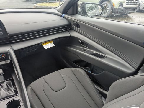 New 2025 Hyundai Elantra Sport image 15