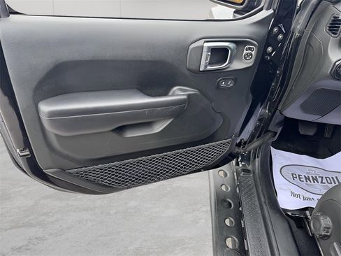 Used 2018 Jeep Wrangler Unlimited Sport S image 19