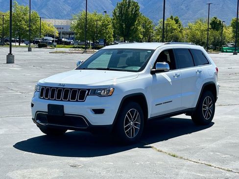 Used 2018 Jeep Grand Cherokee Limited AWD/4WD image 9