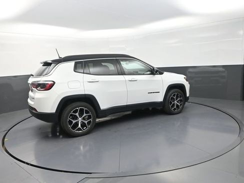 Used 2024 Jeep Compass Limited AWD/4WD image 13