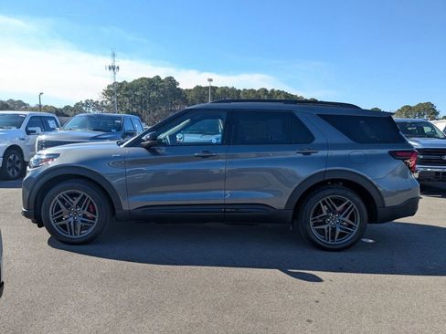 New 2026 Ford Explorer ST-Line image 8