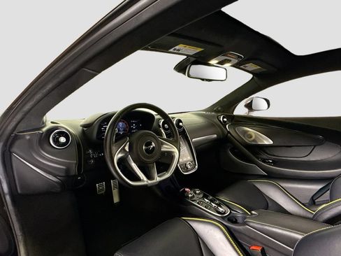 Used 2023 McLaren GT RWD image 9