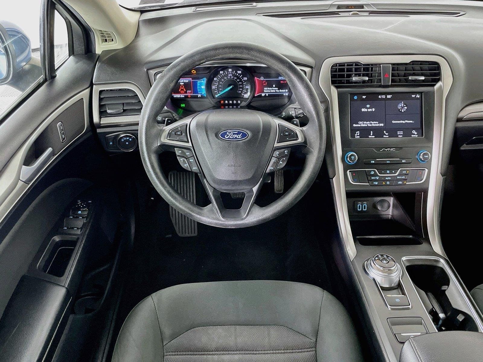 Used 2019 Ford Fusion SE FWD image 23
