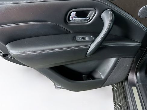 Used 2024 INFINITI QX80 Luxe image 27