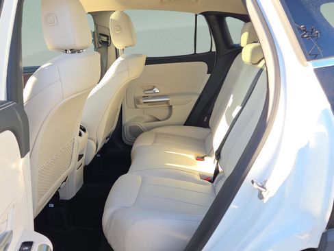 Used 2023 Mercedes-Benz GLA 250 w/ Premium Package image 11