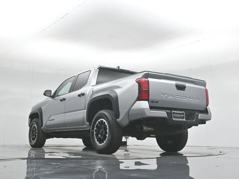 Used 2024 Toyota Tacoma TRD Off-Road image 47