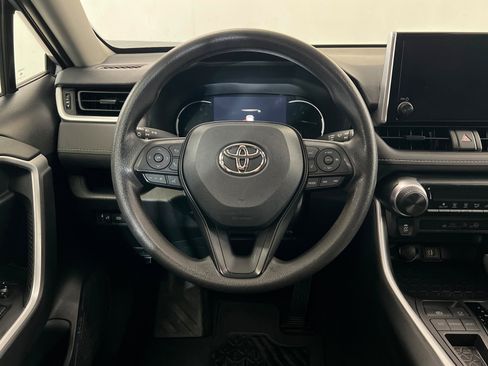 Used 2023 Toyota RAV4 LE FWD image 13