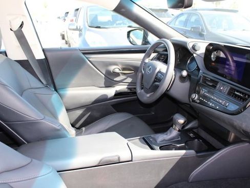 Certified 2024 Lexus ES 350 w/ Accessory Package (Z2) image 5