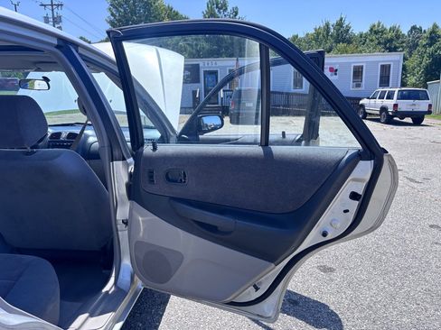 Used 2002 MAZDA Protege FWD image 25