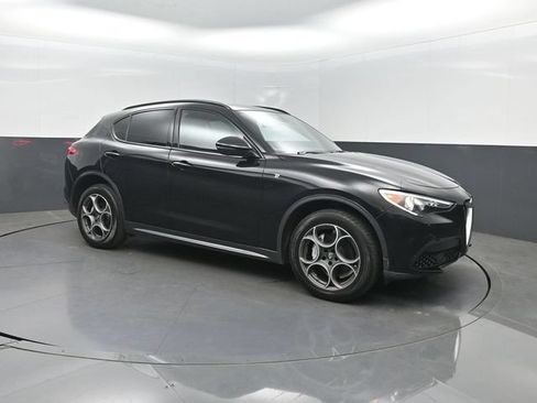 Used 2023 Alfa Romeo Stelvio Ti AWD/4WD image 31