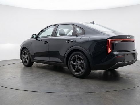 Used 2025 Kia K4 LXS FWD image 6