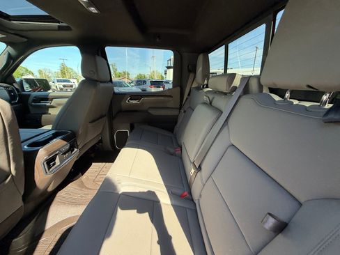 Used 2025 GMC Sierra 1500 SLT w/ SLT Premium Plus Package image 26