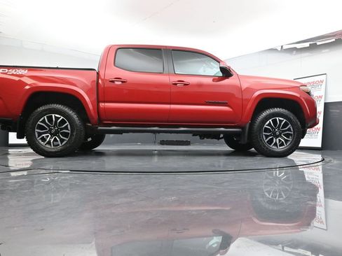 Used 2023 Toyota Tacoma TRD Sport w/ Black Out Package (TMS) image 39