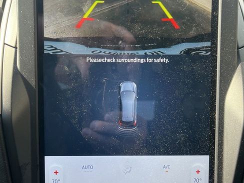 Used 2023 Ford Edge ST-Line image 24