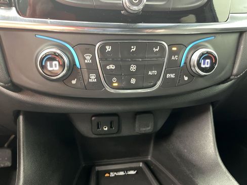 Certified 2023 Chevrolet Traverse LT AWD/4WD image 24