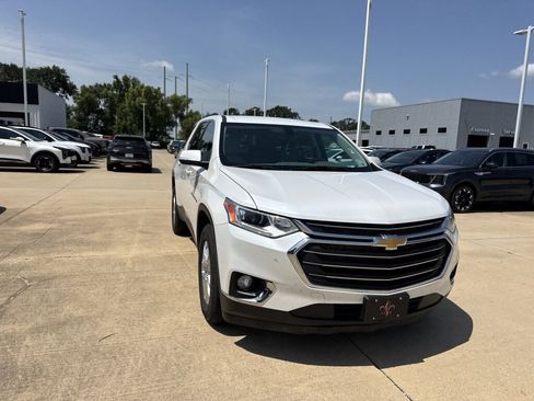 Used 2021 Chevrolet Traverse LT FWD image 8