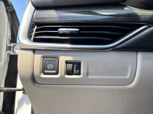 Used 2020 Cadillac XT4 Premium Luxury w/ Cold Weather Package FWD image 8